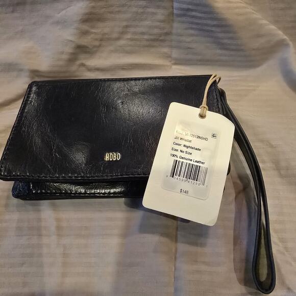 NWT HOBO Jill Wristlet RP $148 Nightshade Leather Compact and Roomy! - Picture 2 of 9
